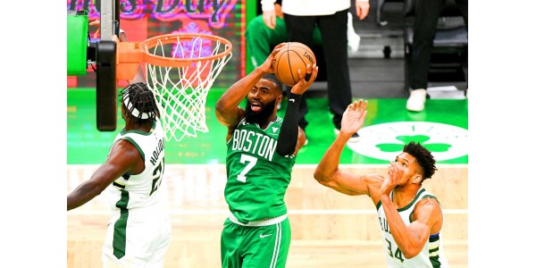 Die Defensivprobleme von Milwaukee Bucks bleiben ungelöst